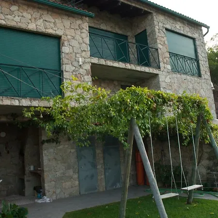In Bed With Lisbon - Castelo De Bode Guest house Tomar