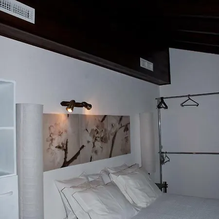 In Bed With Lisbon - Castelo De Bode Guest house *