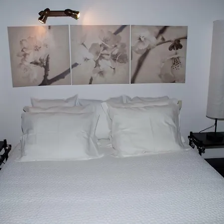 In Bed With Lisbon - Castelo De Bode Guest house